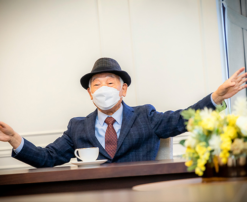 A Heart-Warming Gift from a Kyung Hee Professor Who Retired 20 Years Ago